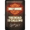 plechova cedule harley davidson the road is calling 30x20 cm