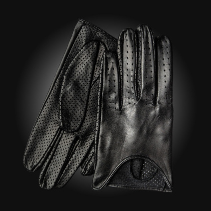 Pánské kožené rukavice na řízení s výkrojem a perforací z jehnětiny - Černá - BOHEMIA GLOVES