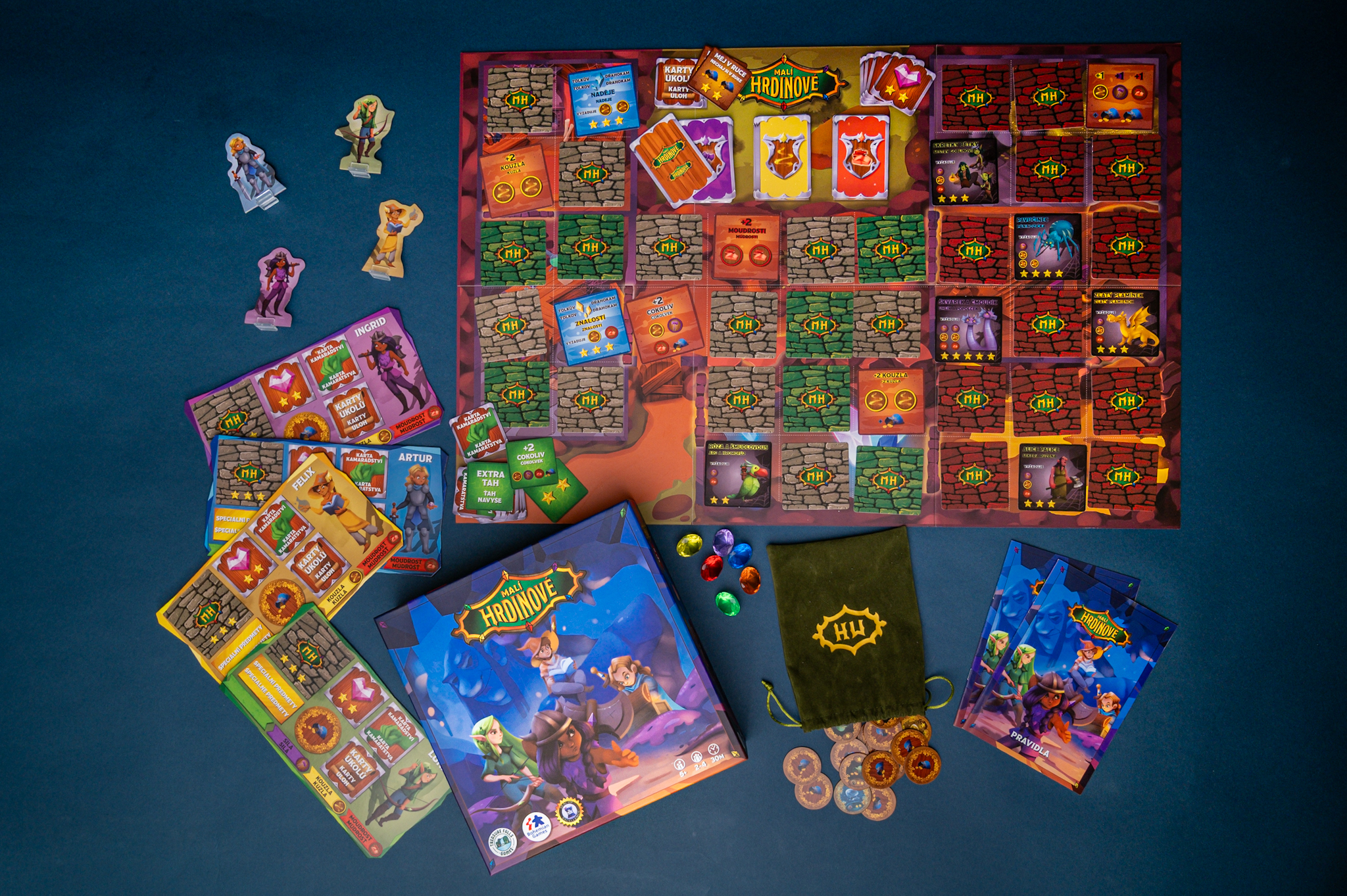 Mali_hrdinove_unboxed