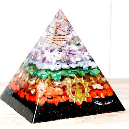 orgonit, čakrová pyramida, resin art, epoxy resin