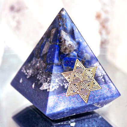 orgonit, orgonitová pyramida, lapis lazuli, posvátná geometrie, Davidova hvězda, pryskyřice, resin art, Magic orgonit, Bohomanie