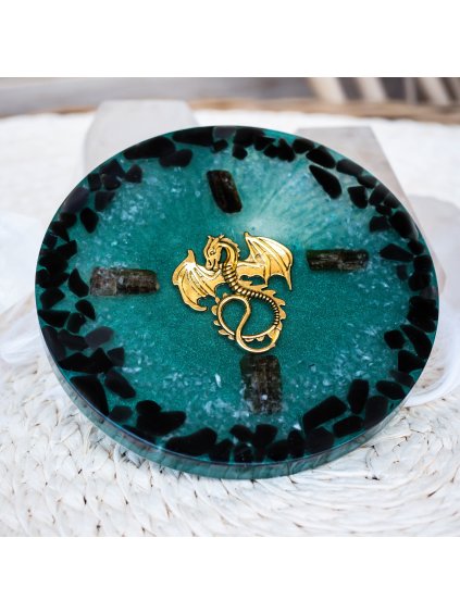 BohoManie-nabijeci-podtacek-drak-zeleny-turmalin-kristal