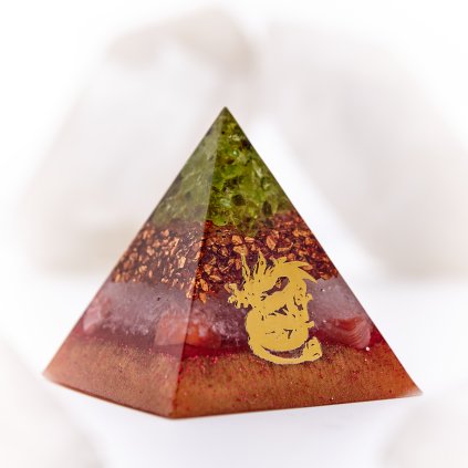 bohomanie-symbol-sily-kristal-olivin-orgonit-pyramida