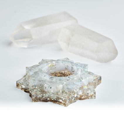orgonitovy-svicen-chalcedon-kristal-bohomanie