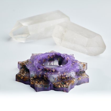 orgonitovy-svicen-tygri-oko-kristal-bohomani
