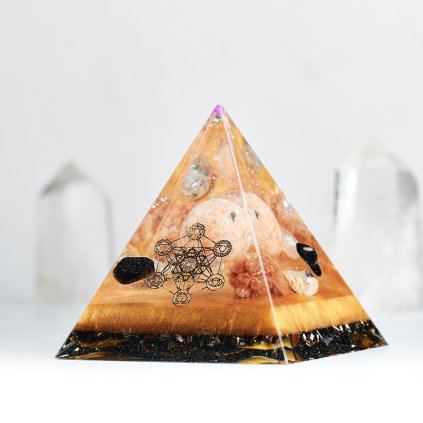 zpatky-ke-korenum-kalcit-aragonit-xxl-orgonit-pyramida-bohomanie