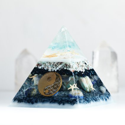 volani-more-larimar-akvamarin-xxl-orgonit-pyramida-bohomanie