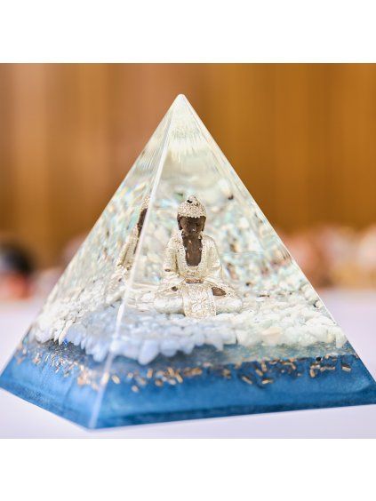 Bohomanie buddha xxl orgonit pyramida s larimarem5