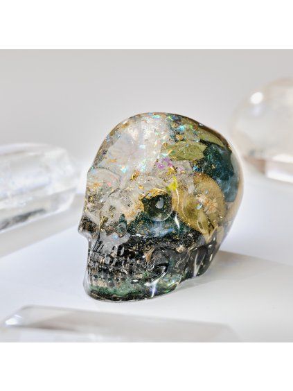 lebka---orgonit-amulet-s-achaty-bohomanie-aura amulet