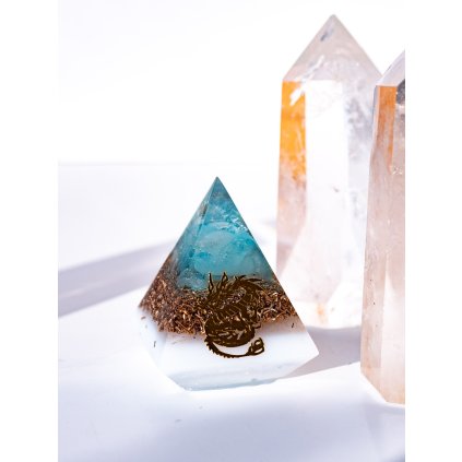 vodni-drak---orgonit-pyramida-s-akvamarinem-aa-kvality-bohomanie