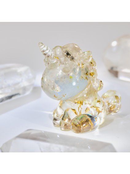 jednorozec---orgonit-amulet-s-chalcedonem-bohomanie-aura amulet