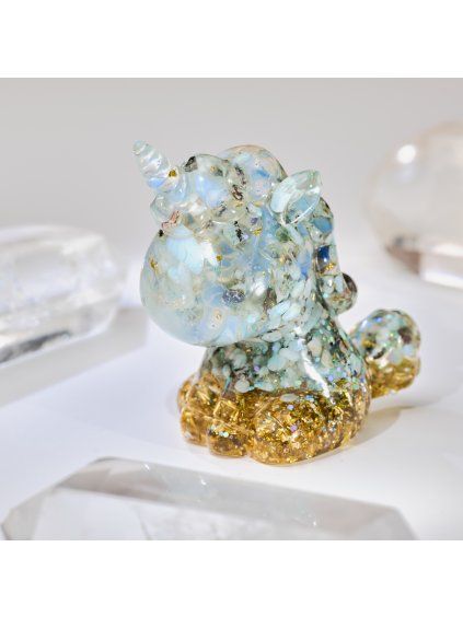 jednorozec---orgonit-amulet-s-larimarem-bohomanie-aura amulet