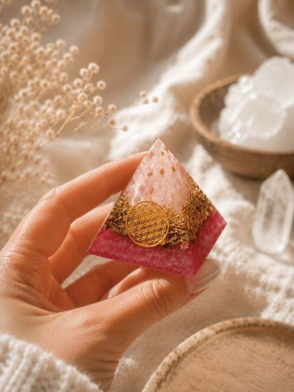 orgonit pyramida jemnost ruzenin 2 BohoManie