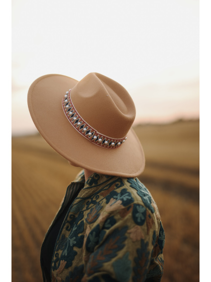 Klobouk béžový s perličkami arizona