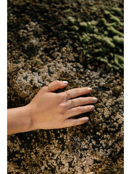 Sada tří prstenů s růžovým kamínkem