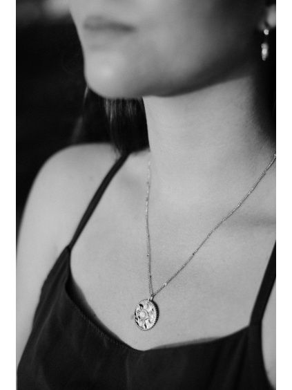 Náhdrelník medailon