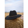 Klobouk černý s odjímatelným zlatým řetízkem