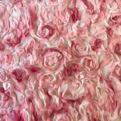 Růžová krajka s 3D batykovaným vzorem
