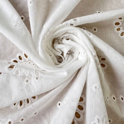 Italská vyšívaná bavlna (madeira) bílá
