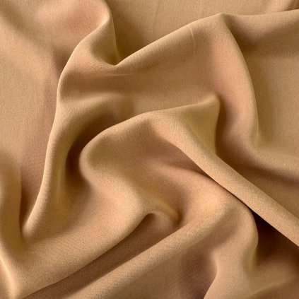 Těžký splývavý kostýmový žoržet v barvě camel