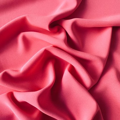 Těžký splývavý kostýmový žoržet lososový