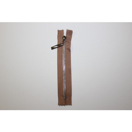 Zip ozdobný kovový 15cm hnědý
