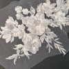 Svatební krajková 3D aplikace (vstavka), vyšívaná na tylu bílá