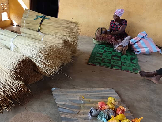 Knitters in Ghana