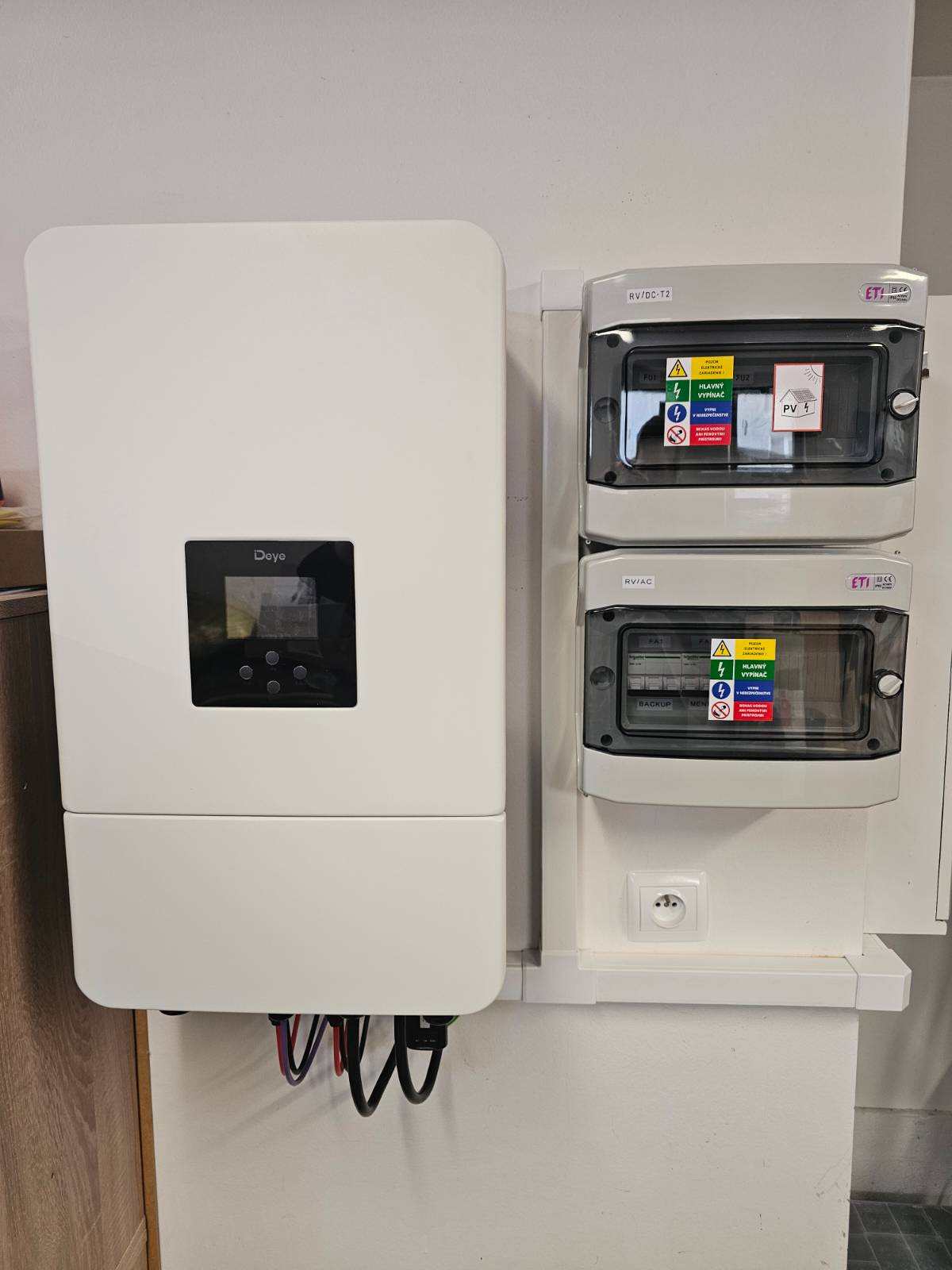 Fotovoltické panely na streche rodinného domu