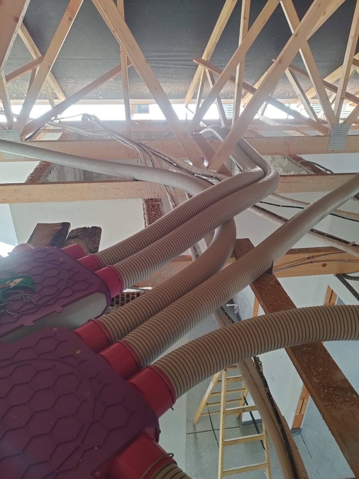 Inštalácia rozvodov vzduchu v interiéri domu