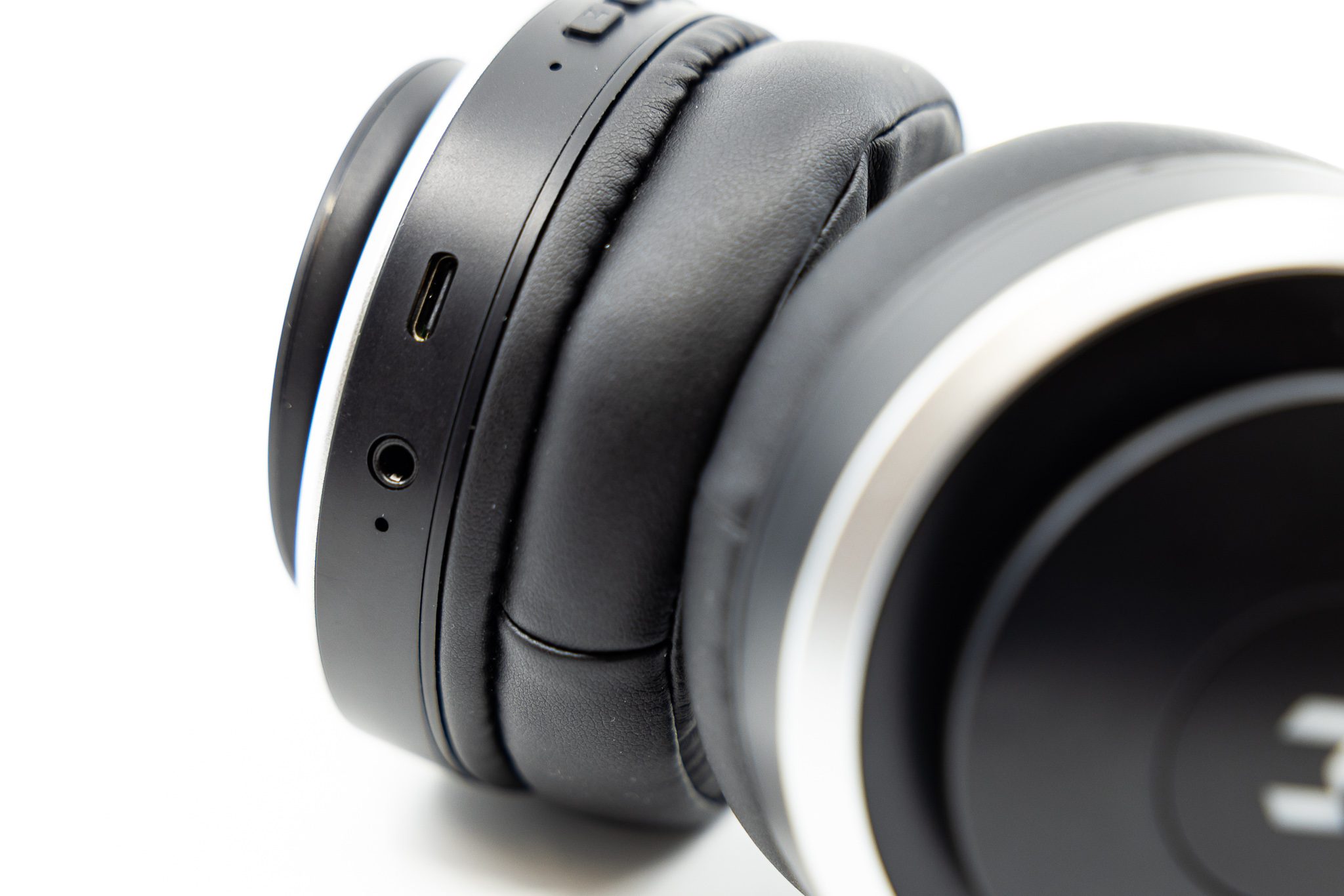 Bomba Štýlové Bluetooth slúchadlá na uši BT 5.1 BH618 Farba: Čierna