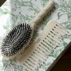 N.03 HairBrush Creamy White