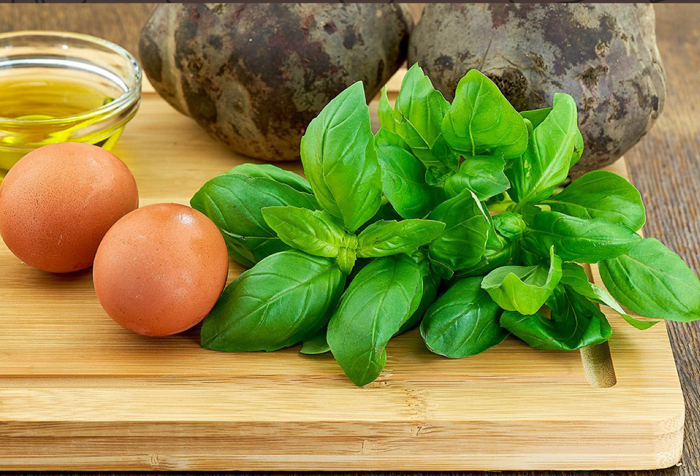 Zapečená červená řepa s kozím sýrem a omeletou