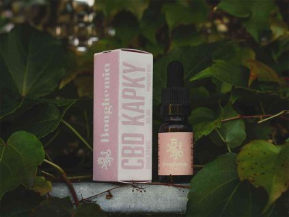 CBD Kapky Ženská Jemnost Bonghemia — 15 % konopný olej s pupalkovým olejem, bazalkou a mátou pro podporu ženské harmonie