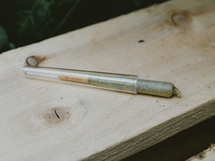 syntetické thc kanabinoid aktivní tráva joint hhc2