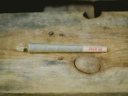 Předbalený CBD joint 0,7 g Bonghemia — indoor české konopí (≈13 % CBD, max 1 % THC) v recyklovatelném obalu pro silnou relaxaci