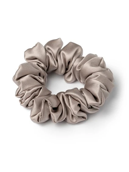 Taupe hedvábná scrunchie gumička normální