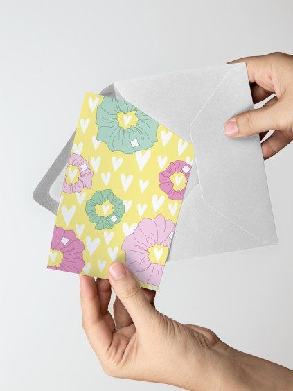 Přáníčko - Dárek ze srdce se scrunchie motivem