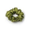 Olivová hedvábná scrunchie gumička normální