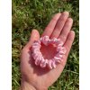 Baby růžová hedvábná scrunchie gumička mini