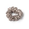 Taupe hedvábná normální scrunchie gumička
