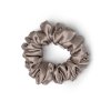 Taupe hedvábná normální scrunchie gumička