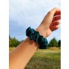 Zelená hedvábná scrunchie gumička normální
