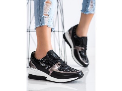 Černé sneakersy z kůže snake print (Velikost 37.5)