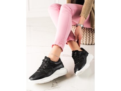 KLASICKÉ ČERNÉ SNEAKERSY