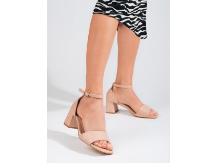 Klasické béžové sandály  na nízkém podpatku (Velikost 37.5)