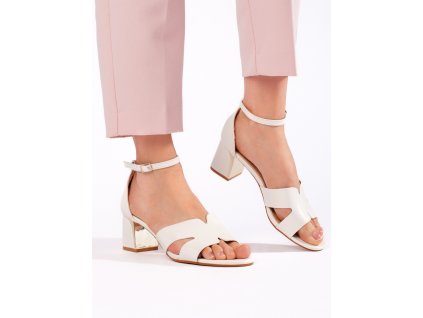 Bílé dámské sandály na podpatku