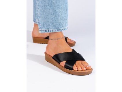 Černé dámské nazouváky na platformě (Velikost 36)