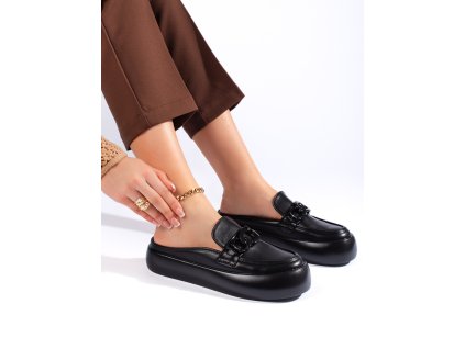 Stylové černé dámské nazouváky s plnou špičkou (Velikost 36)