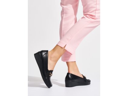 Černé dámské mokasíny na klínku se zlatou ozdobou (Velikost 36)